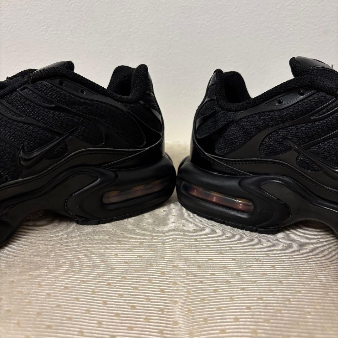 美品☆ナイキ エアマックス プラス トリプルブラック スニーカー26cm