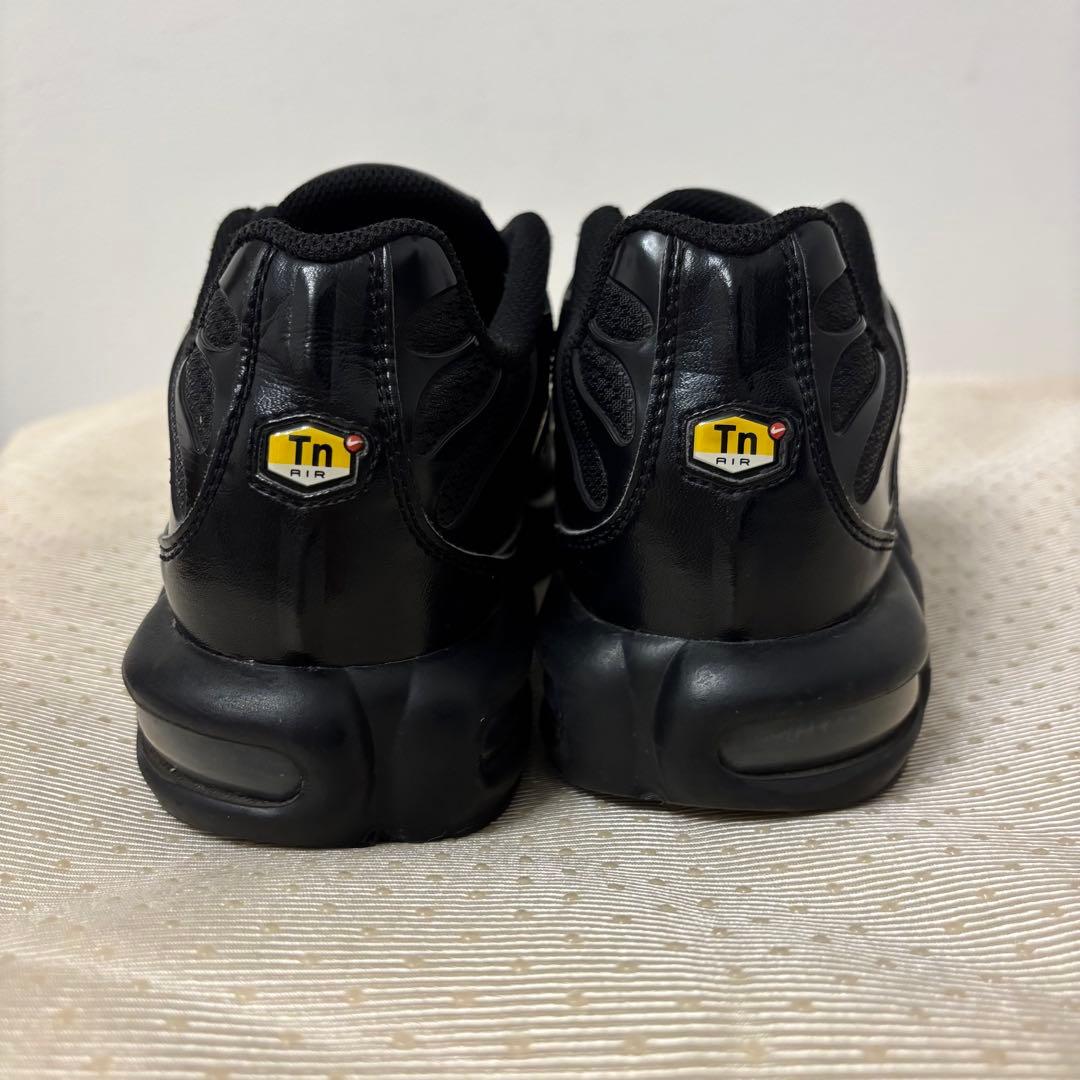 美品☆ナイキ エアマックス プラス トリプルブラック スニーカー26cm