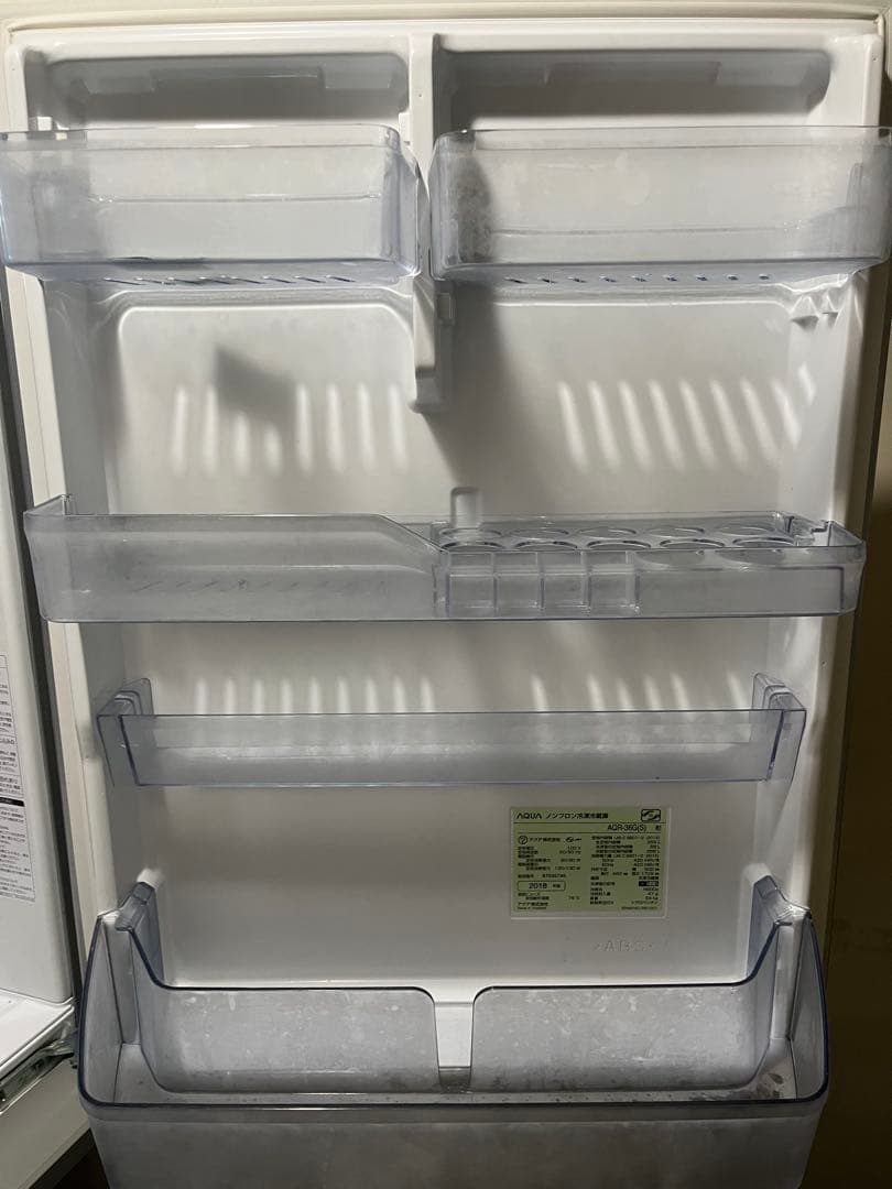 シルバー冷蔵庫 3棚 冷凍室付き