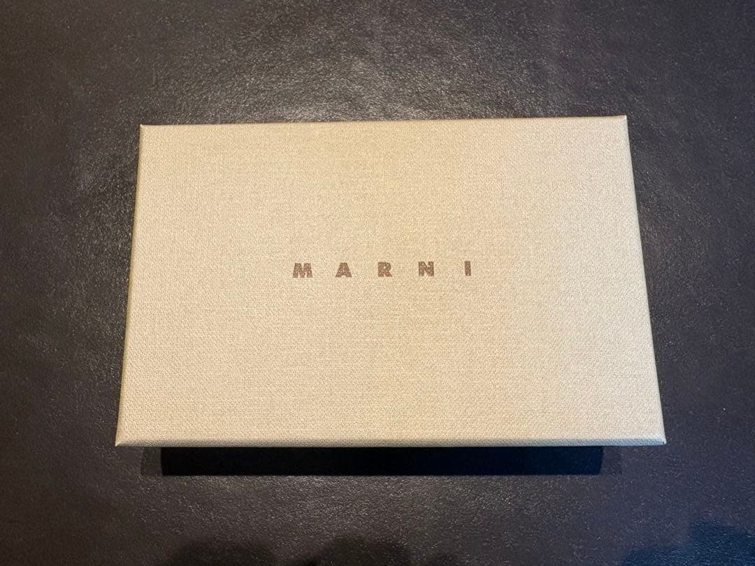MARNI レザーキーケース オレンジ ホワイト