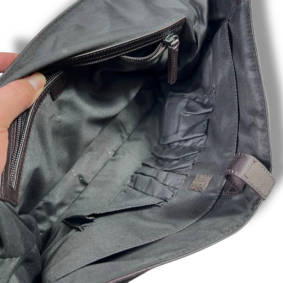 HUGO BOSS ヒューゴボス オールレザー メッセンジャーバッグ ショルダー