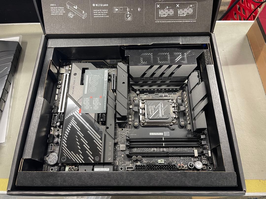 ROG CROSSHAIR X870E マザーボード　新品