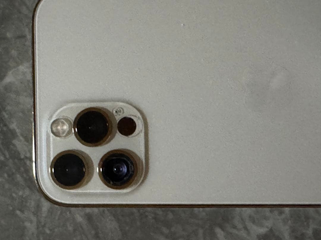 Apple iPhone 12 Pro 本体