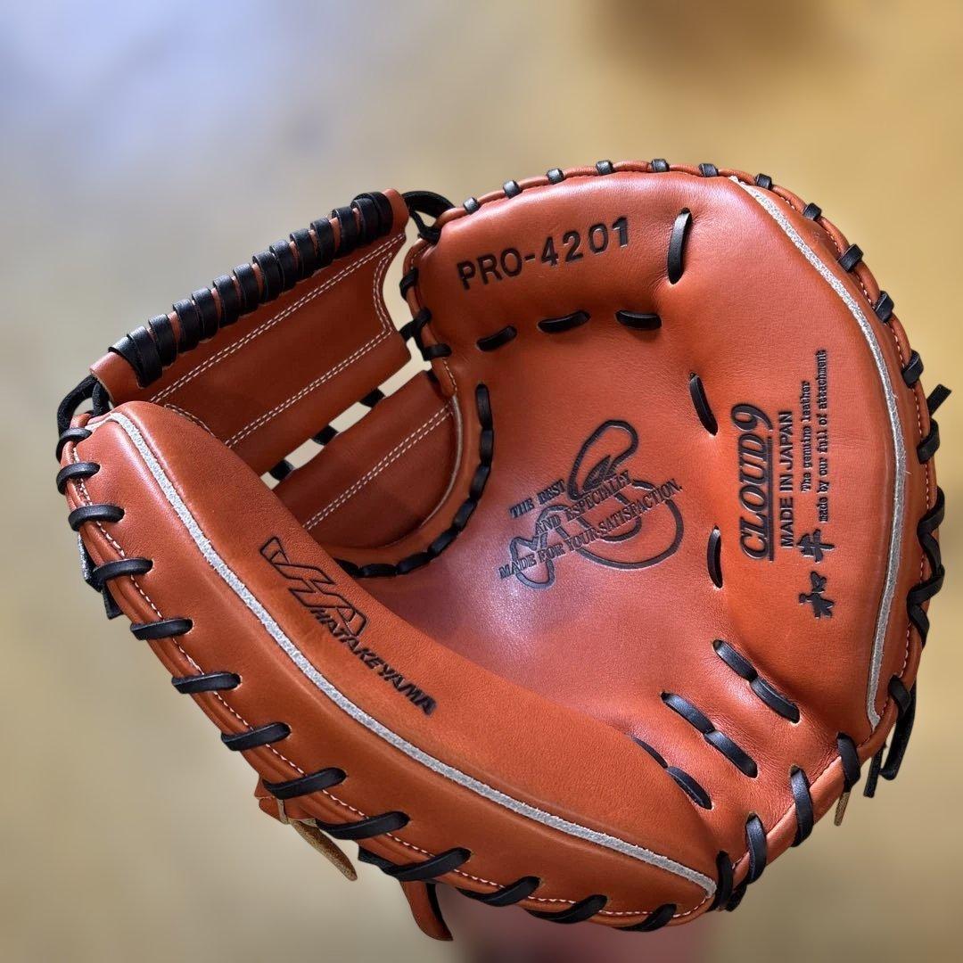 新品タグ付きハタケヤマ硬式用野球キャッチャーミット右利き用