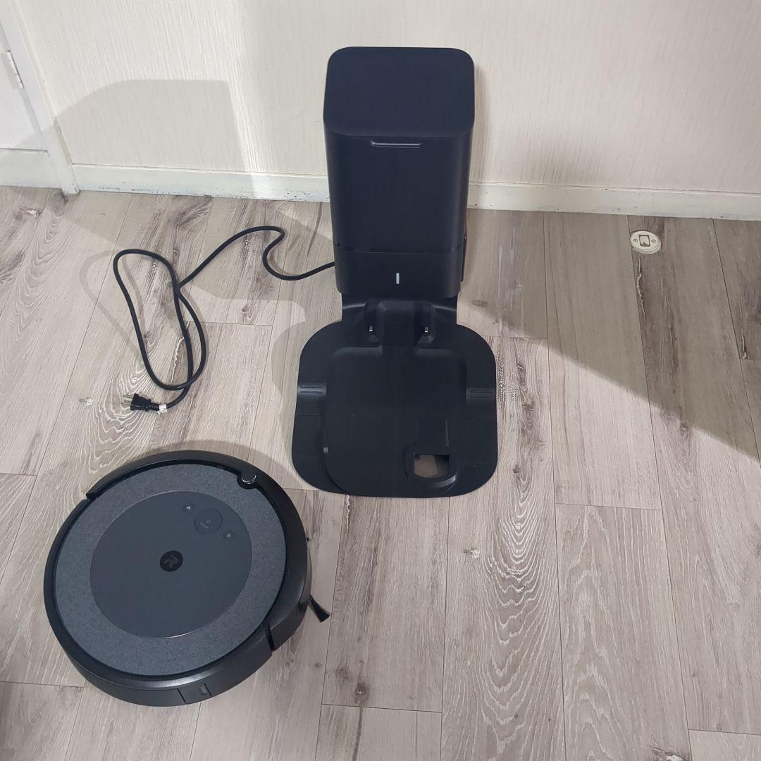 iRobot ルンバi3+ 本体・クリーンベース等セット