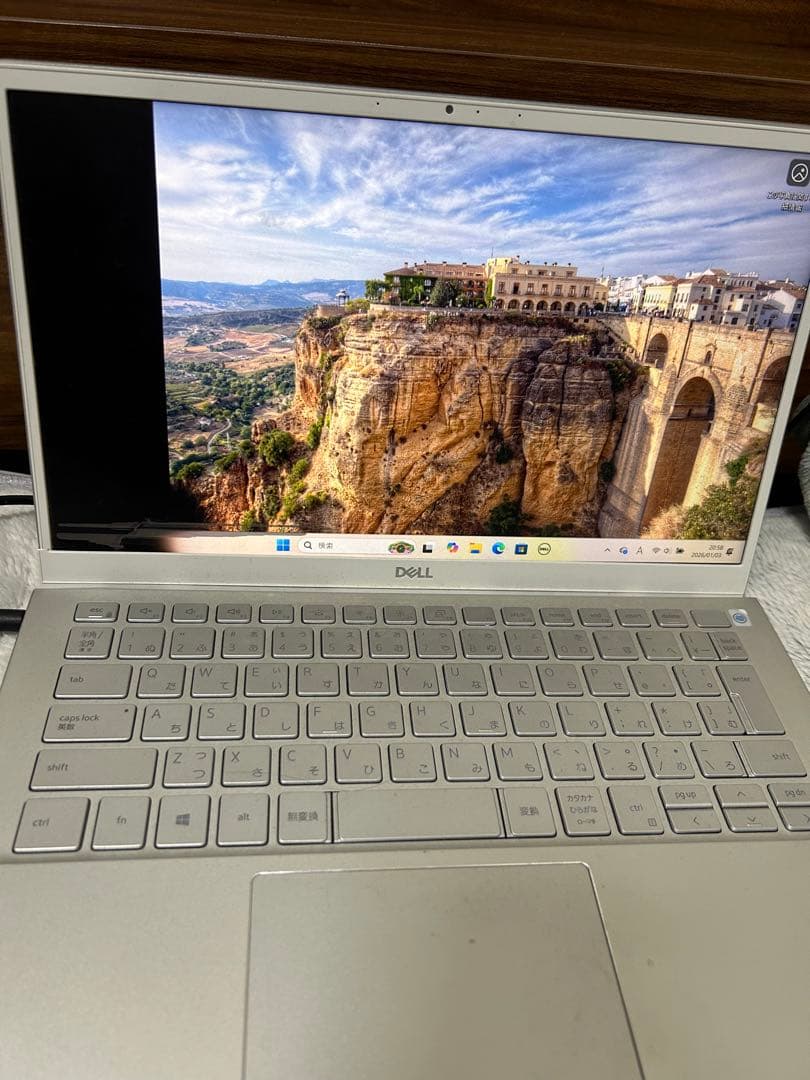 ノートパソコン　Inspiron 5301 Core i3 液晶割れ/ジャンク品