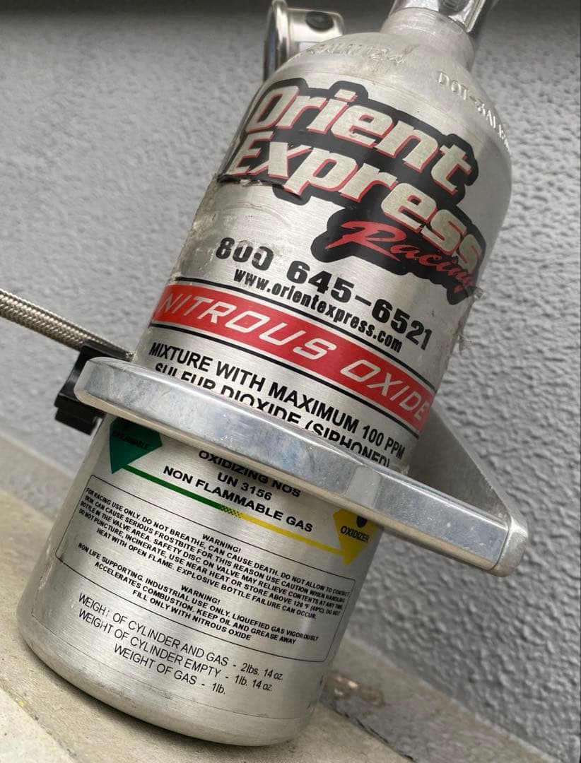 NOS ニトロ　タンク　本物？ダミー？