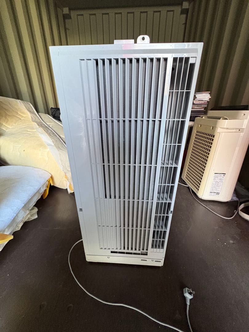 コロナルームエアコン ウインド形冷房専用 型式 CW-1623RA