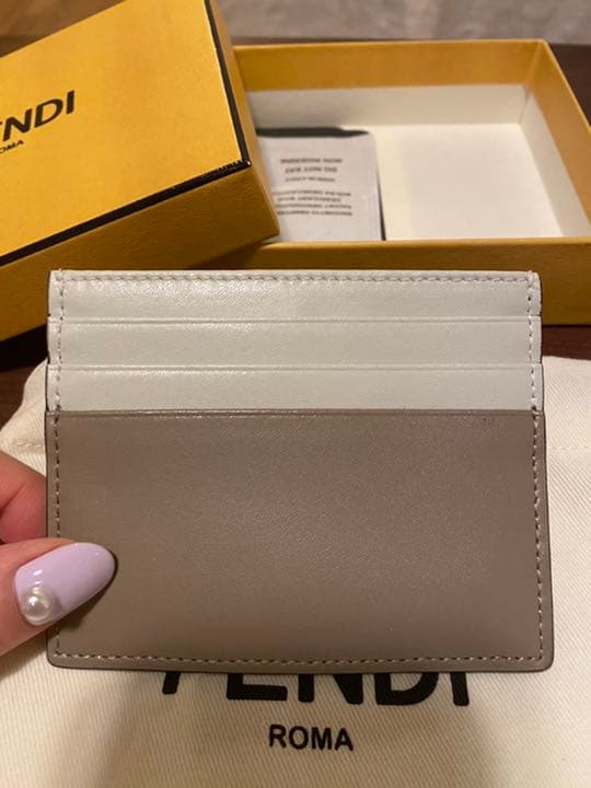 FENDI 新品カードケース