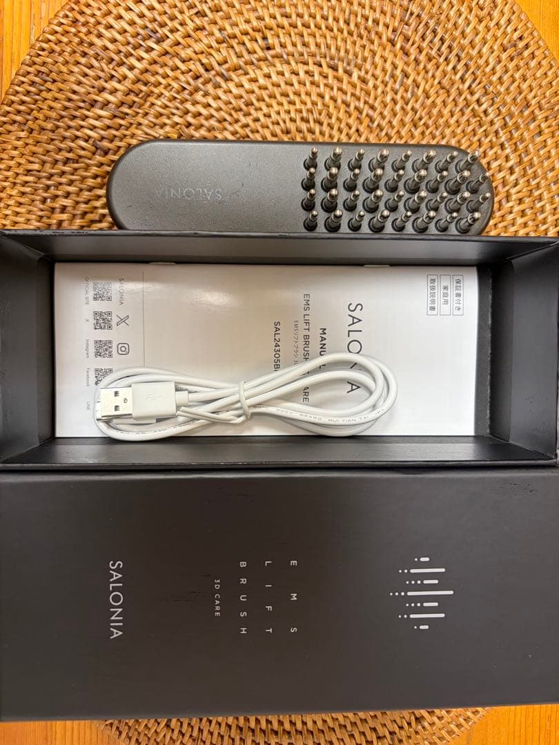 【美品中古】SALONIA サロニア EMSリフトブラシ SAL24305BK