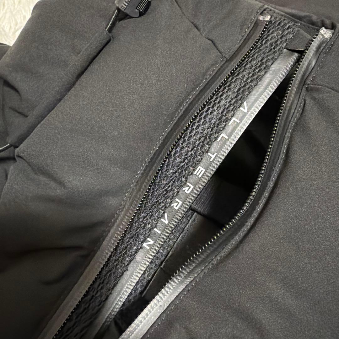 近年美品XLサイズ　デサントオルテライン　マウンテニア　ダウンジャケット　黒