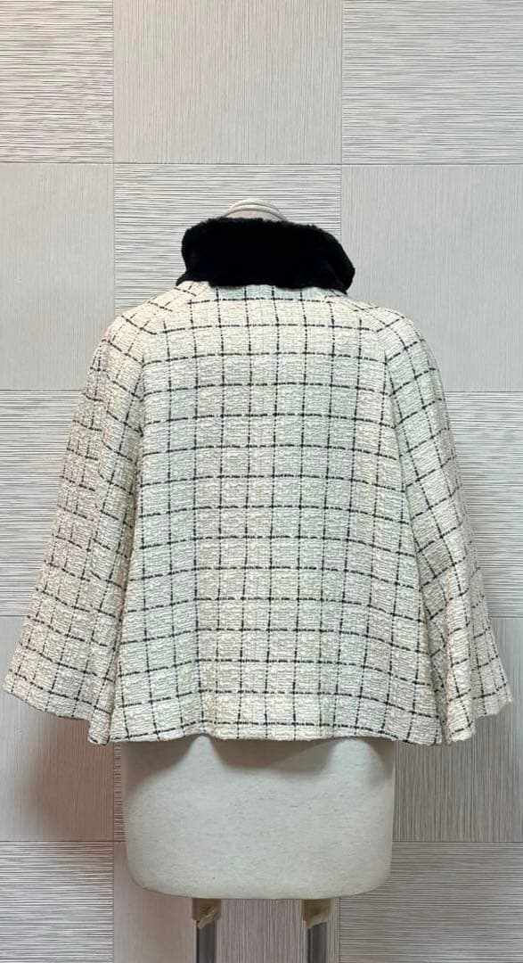 新品✨MORABITO ✨ファー付モラビトスペルケープ風ジャケット✨ハーフコート