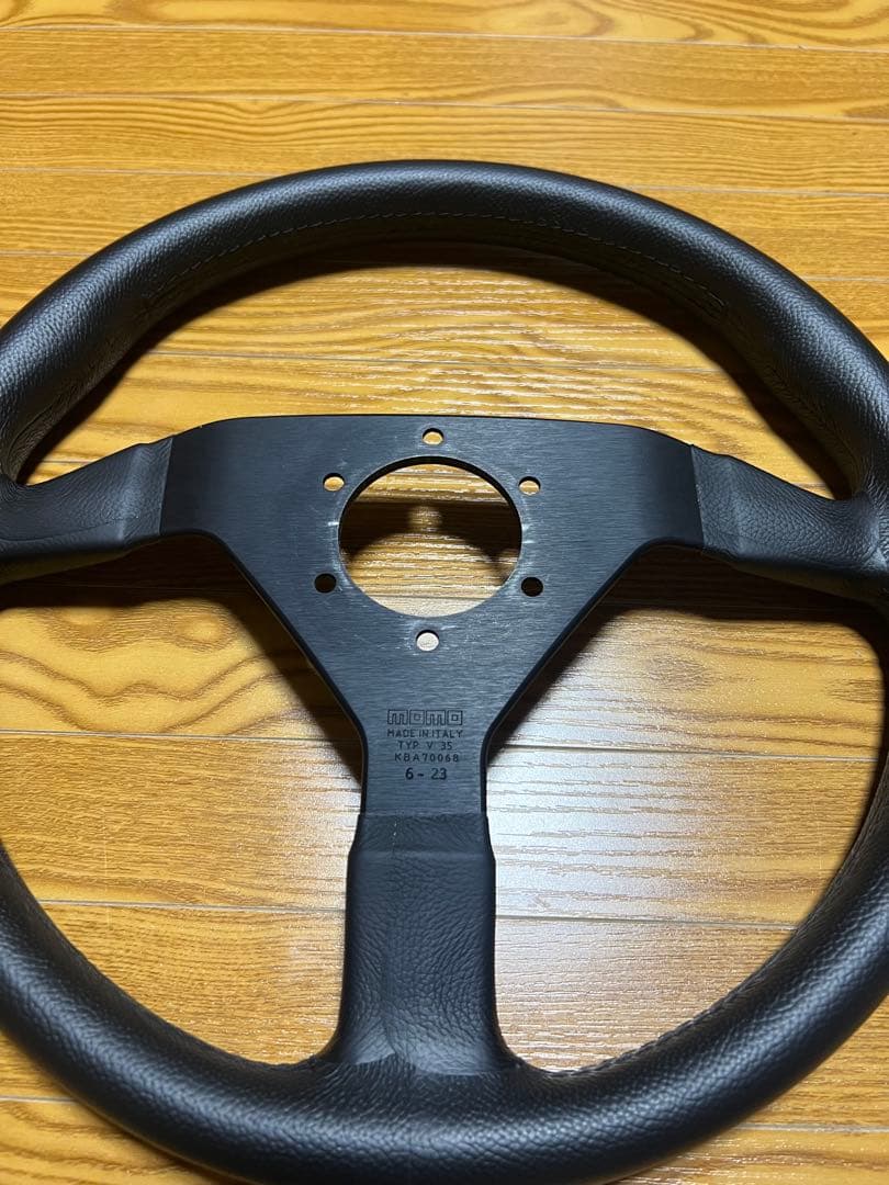 MOMO ステアリングホイール モンテカルロ　35パイ