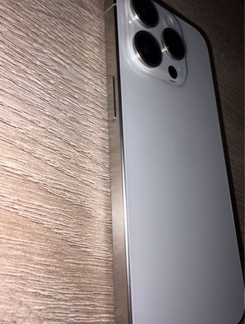 iPhone 15 Pro Max 256GB ホワイト