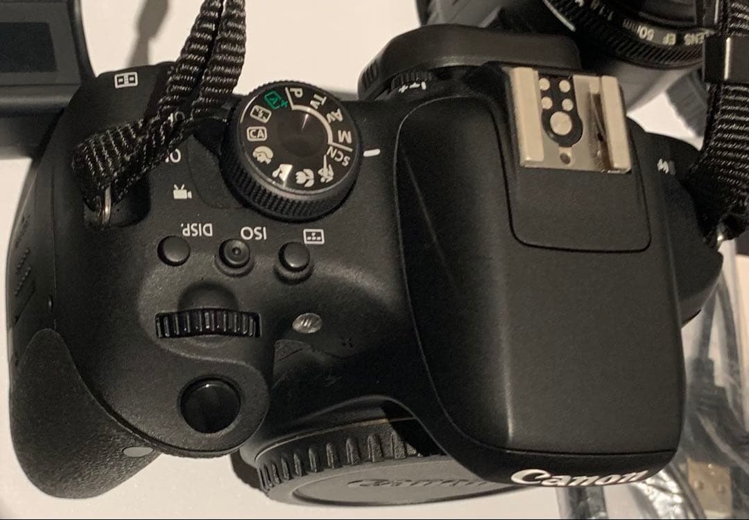 Canon EOS Kiss X8i ダブルズームキット(単焦点レンズ+α付き)