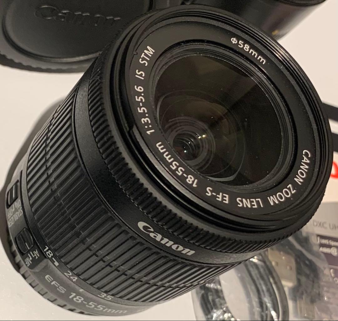 Canon EOS Kiss X8i ダブルズームキット(単焦点レンズ+α付き)