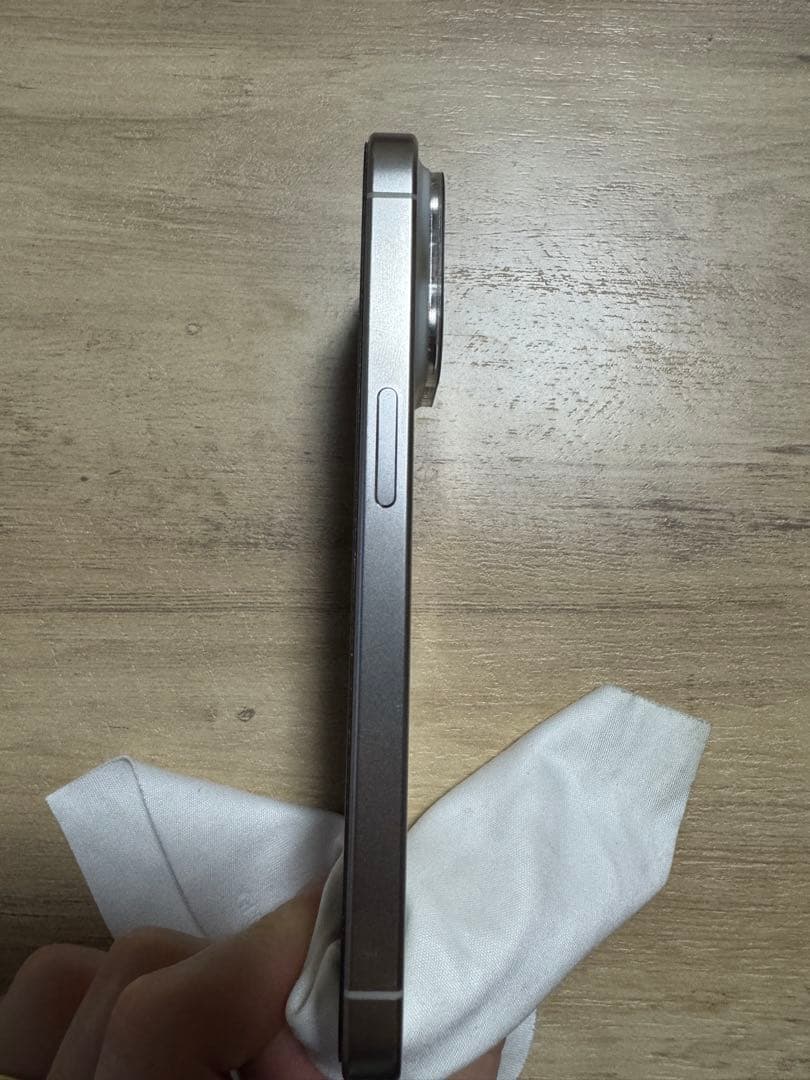 【美品】iPhone15pro 512GB SIMフリー ホワイトチタニウム