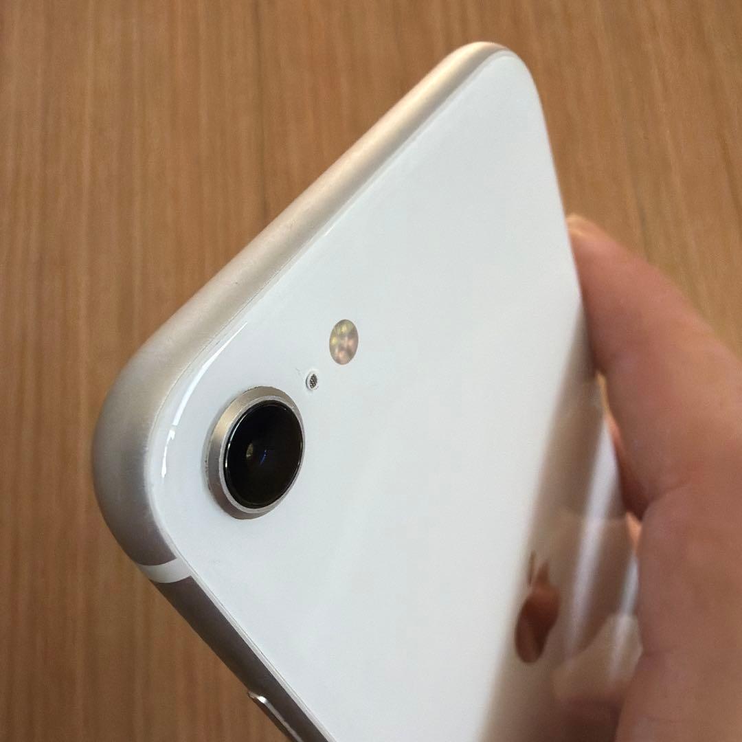 iPhone SE 第二世代 SIMロック無し 64GB ホワイト
