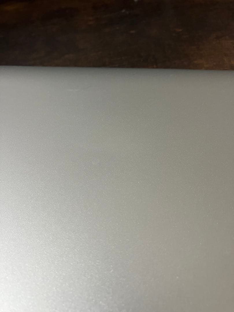 MacBook Pro シルバー 充電器・赤色ケース付き