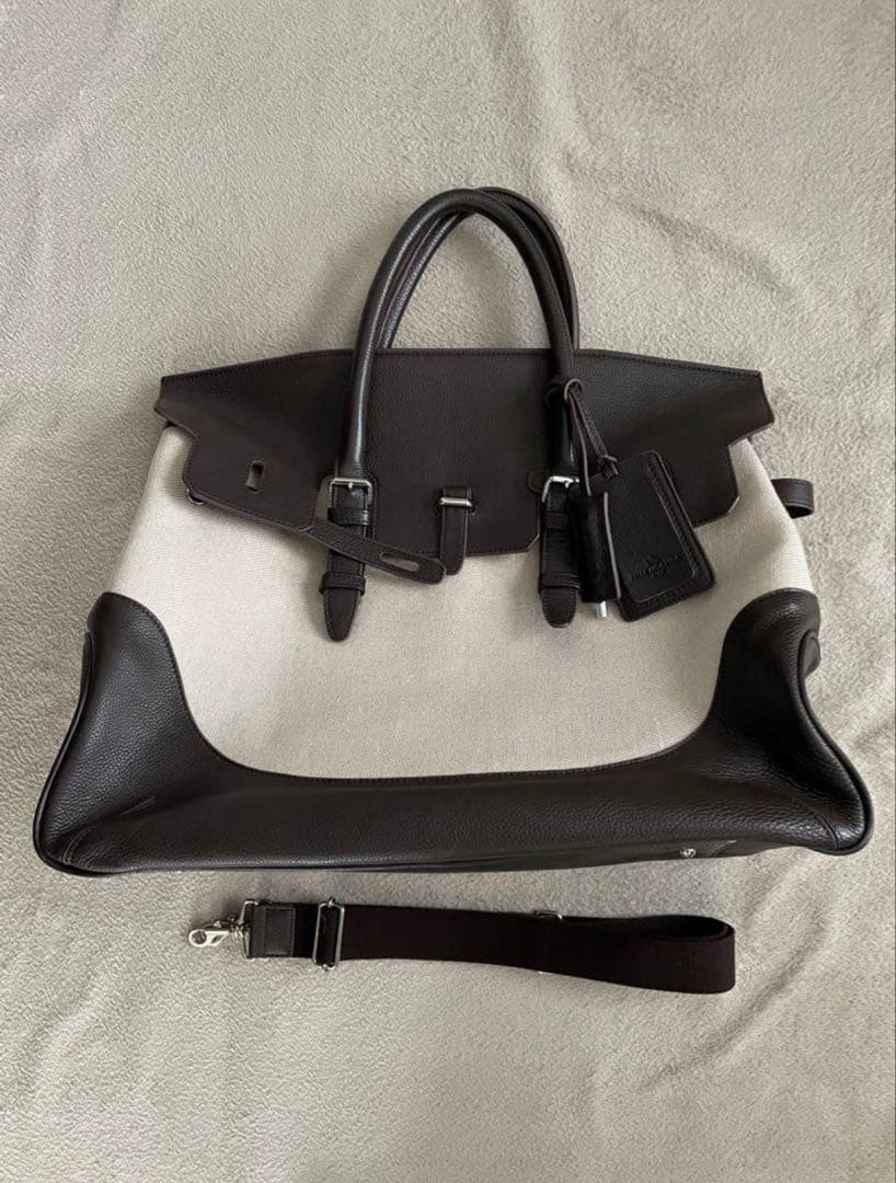 現行89100円 ペッレモルビダ PELLE MOLBIDA メイデンボヤージュ