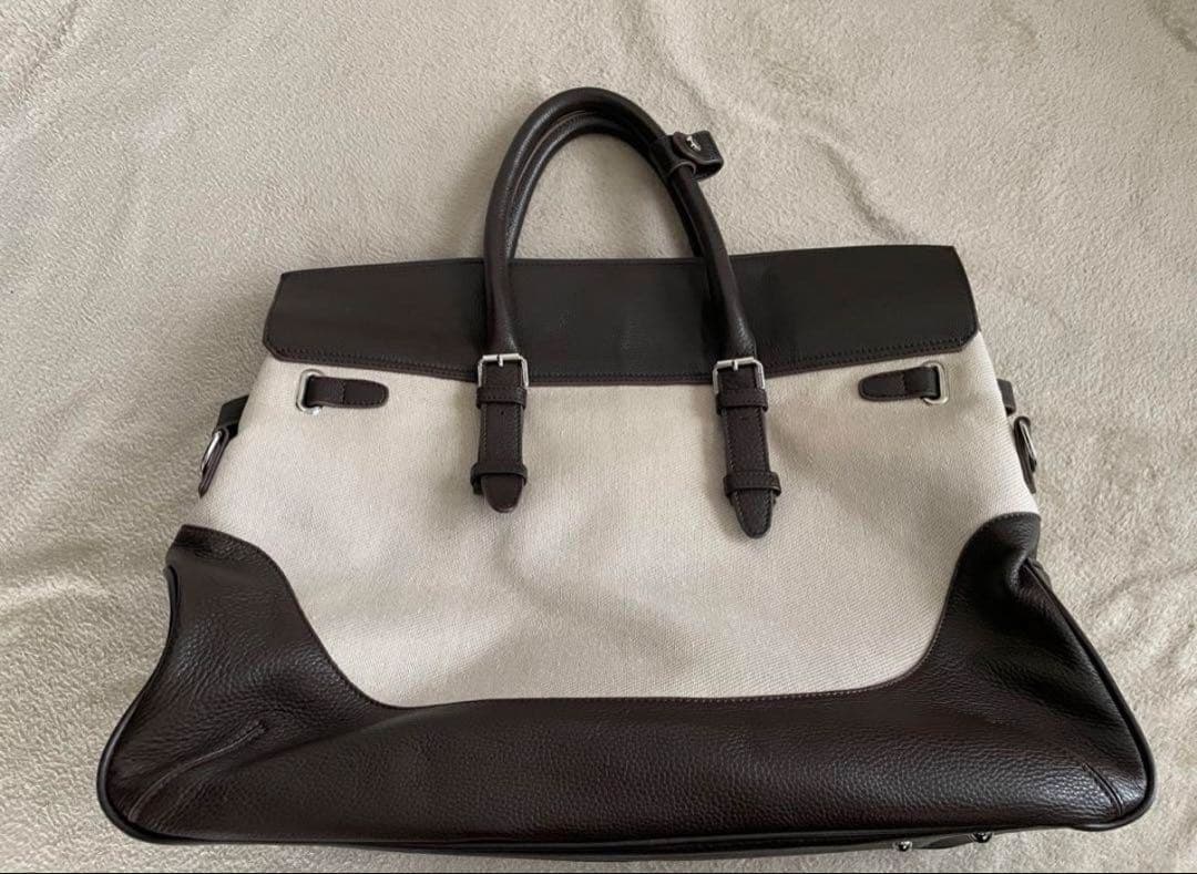 現行89100円 ペッレモルビダ PELLE MOLBIDA メイデンボヤージュ