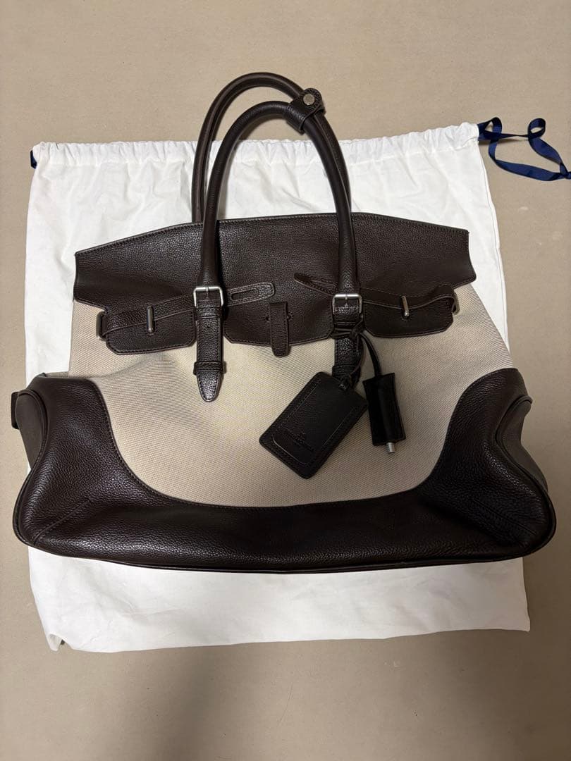 現行89100円 ペッレモルビダ PELLE MOLBIDA メイデンボヤージュ