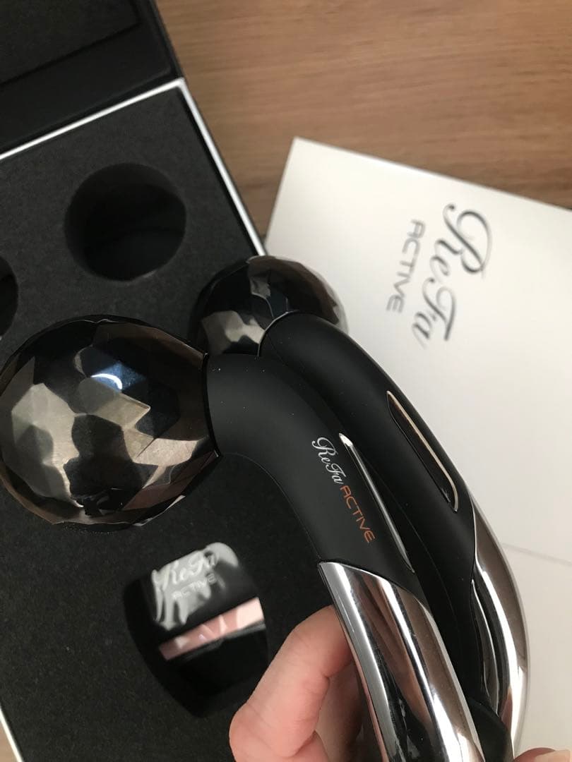 再々値下げ　新品未使用　リファ　美顔ローラー　ボディ兼