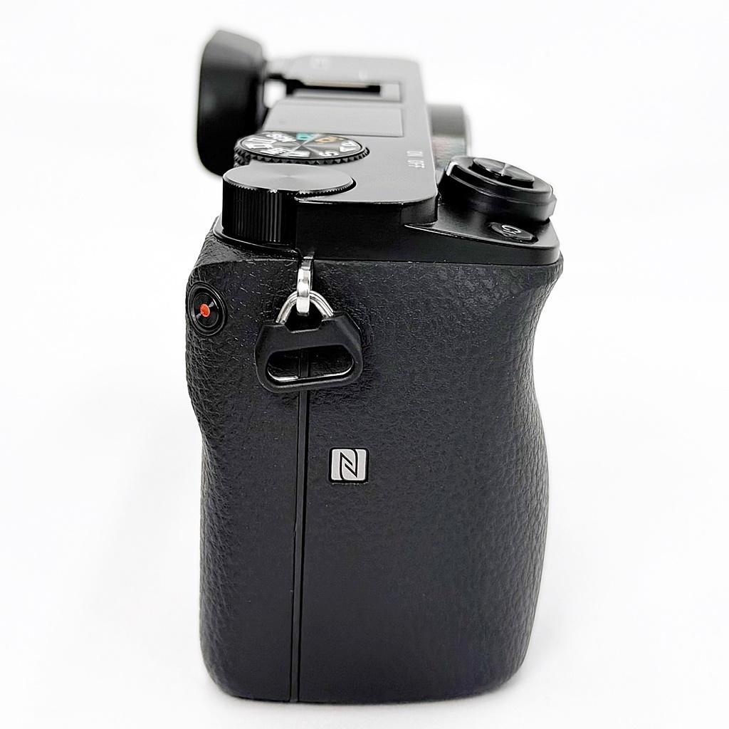 【美品】ソニー α6000 ILCE-6000Y ダブルズーム ミラーレスカメラ