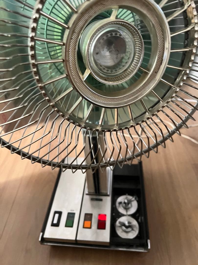 アンティーク扇風機スイッチ光る昭和レトログリーン扇風機コード修理品撮影用品動作可