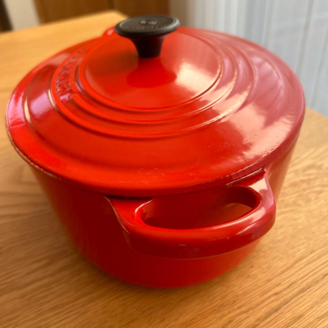 ルクルーゼ　ココットオーバル　25cm チェリーレッド　両手鍋