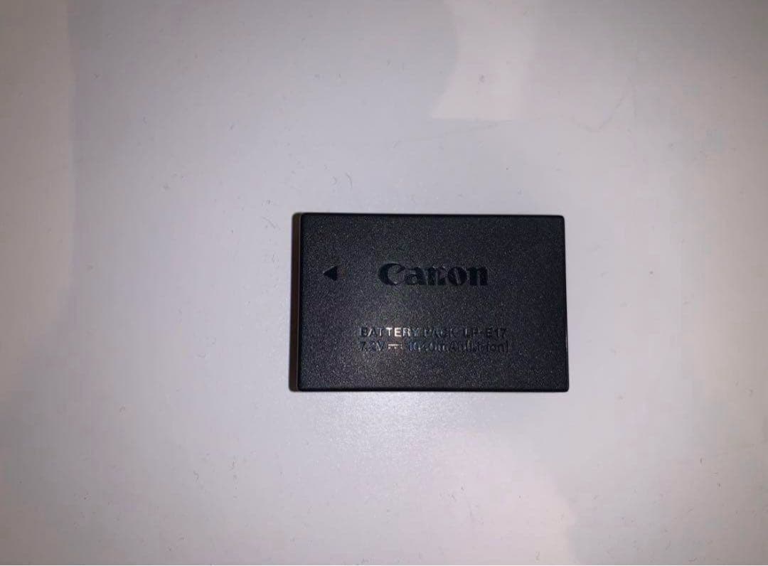 Canon EOS Kiss x9 ダブルレンズセット ストラップ付 美品