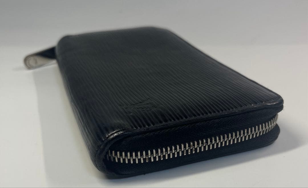 LOUIS VUITTON (ルイヴィトン)エピ長財布