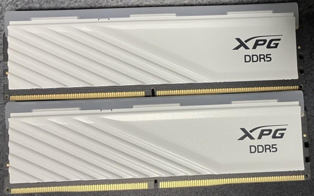 ADATA DDR5 6000 16gb×2(32GB) CL30