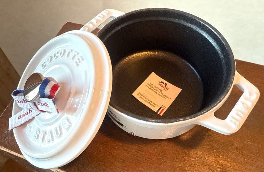 ストウブSTAUB完売ホワイトココットラウンド１０ｃｍ新品未使用 生涯保証＆箱付