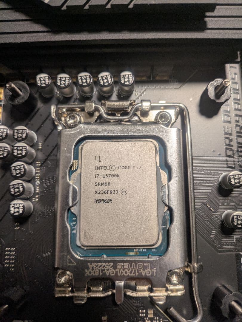 CPU intel core i7 13700k MSI PRO Z790-P ddr4