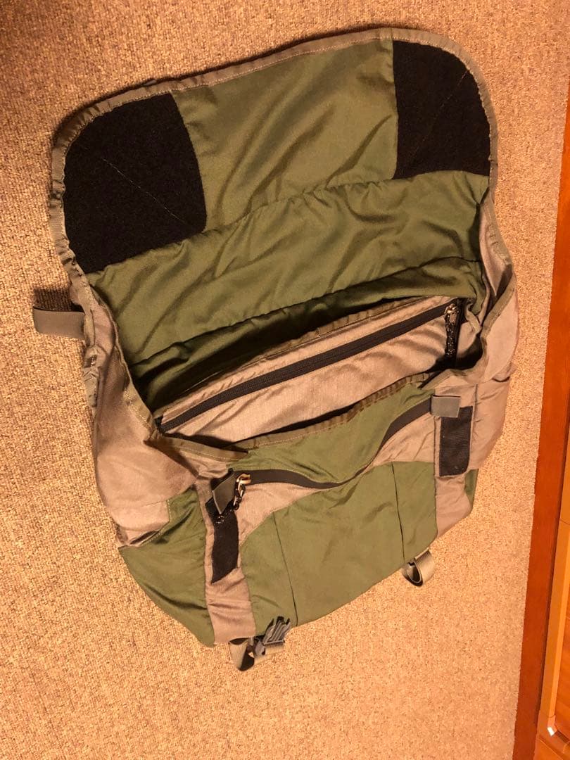 ミステリーランチ アウトサイダー 米国製