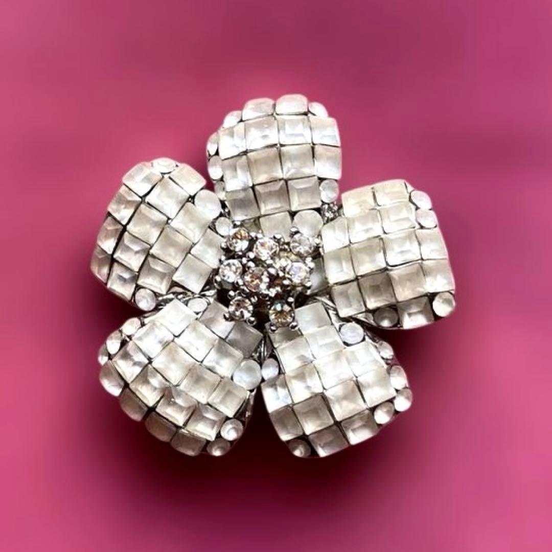 フォクシー　ブローチ　フラワーブローチ　花　白