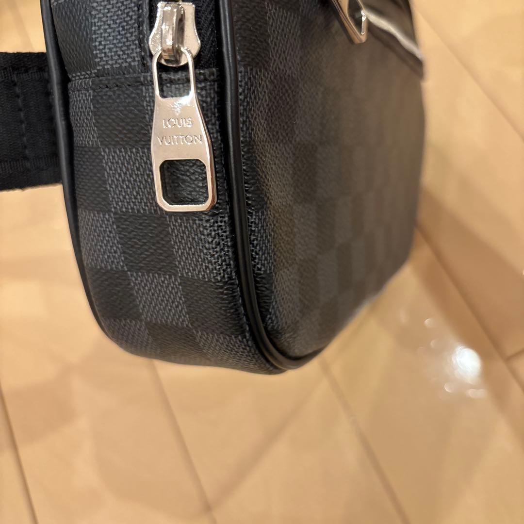 ルイヴィトン　ほぼ未使用品 ダミエグラフィット アンブレール　ショルダーバッグ