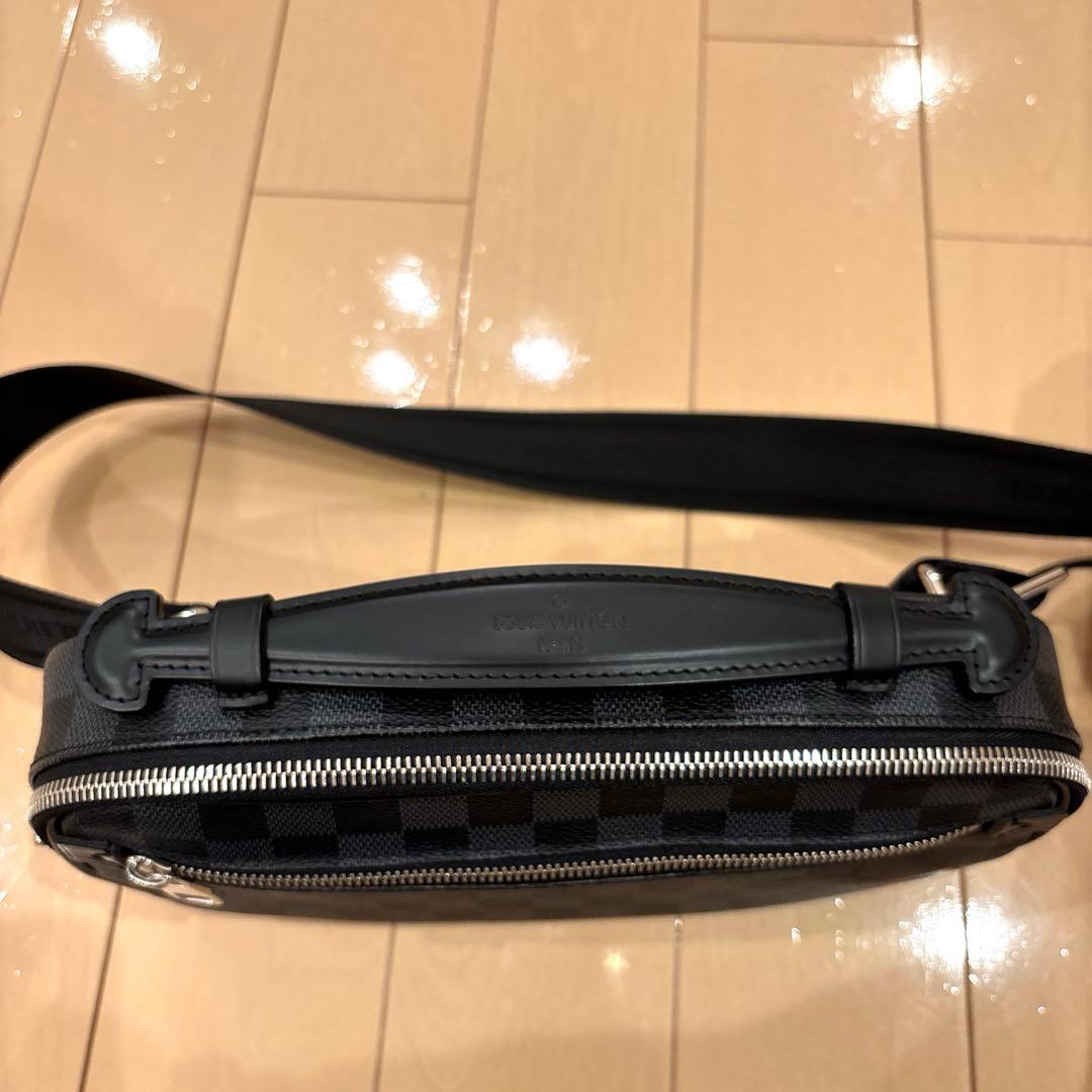 ルイヴィトン　ほぼ未使用品 ダミエグラフィット アンブレール　ショルダーバッグ
