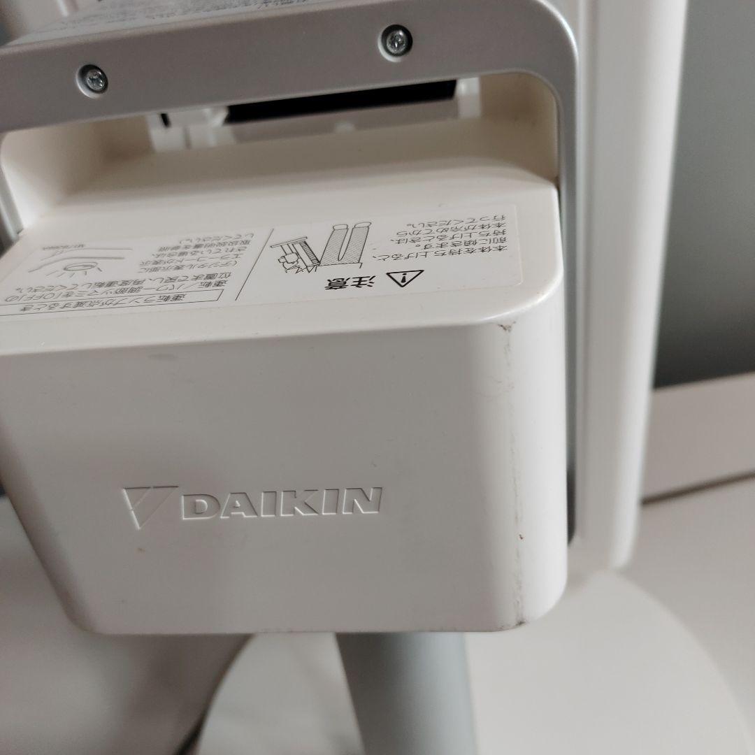 ダイキン セラムヒート 遠赤外線ヒーター 2018年製 ERFT11VS-W