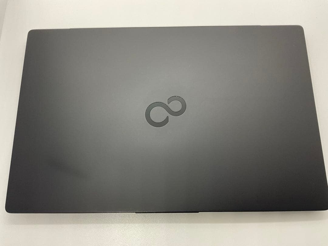 富士通 LIFEBOOK UH90/G2 12世代i7 超軽量 697g