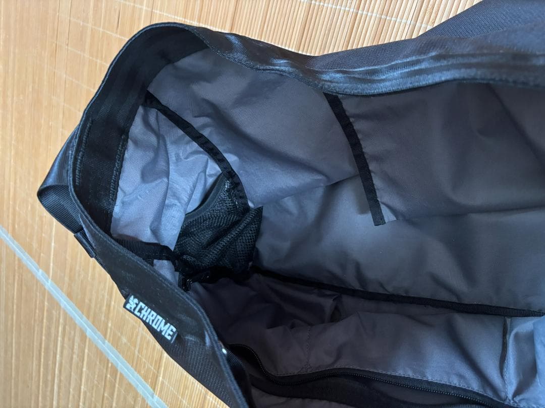 美品！CHROME クローム ニュースペーパーメッセンジャーバッグ ブラック