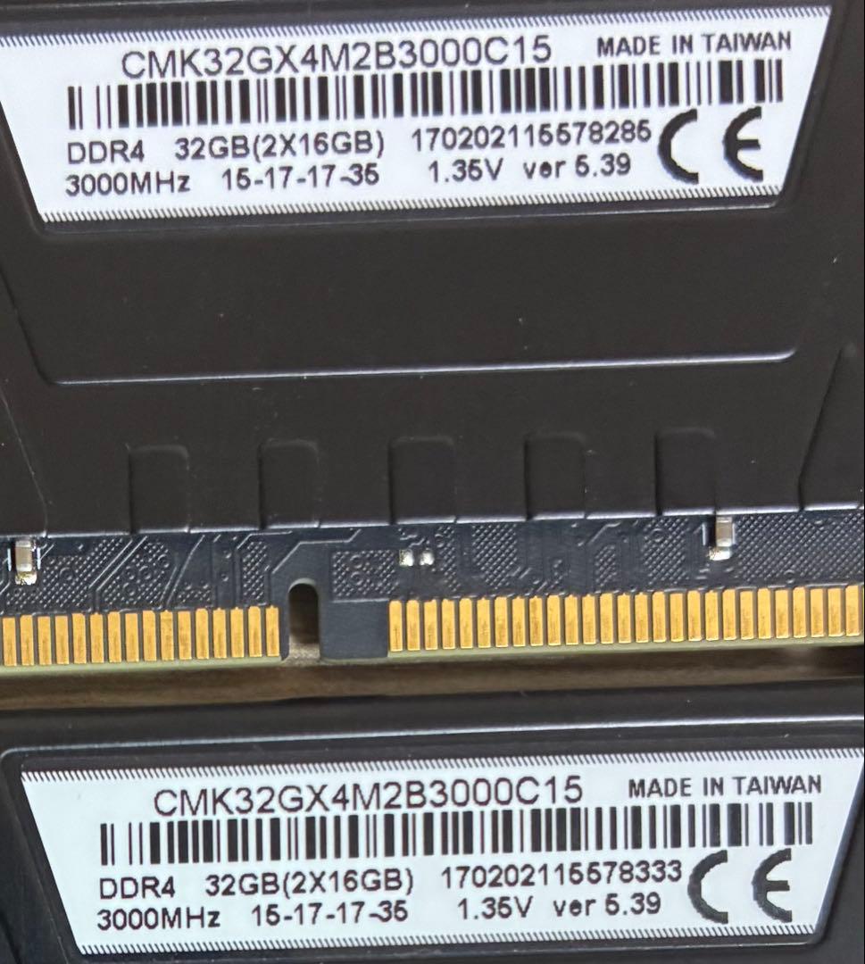 【中古】DDR4-3000 32GB(16GB×2枚) CORSAIR