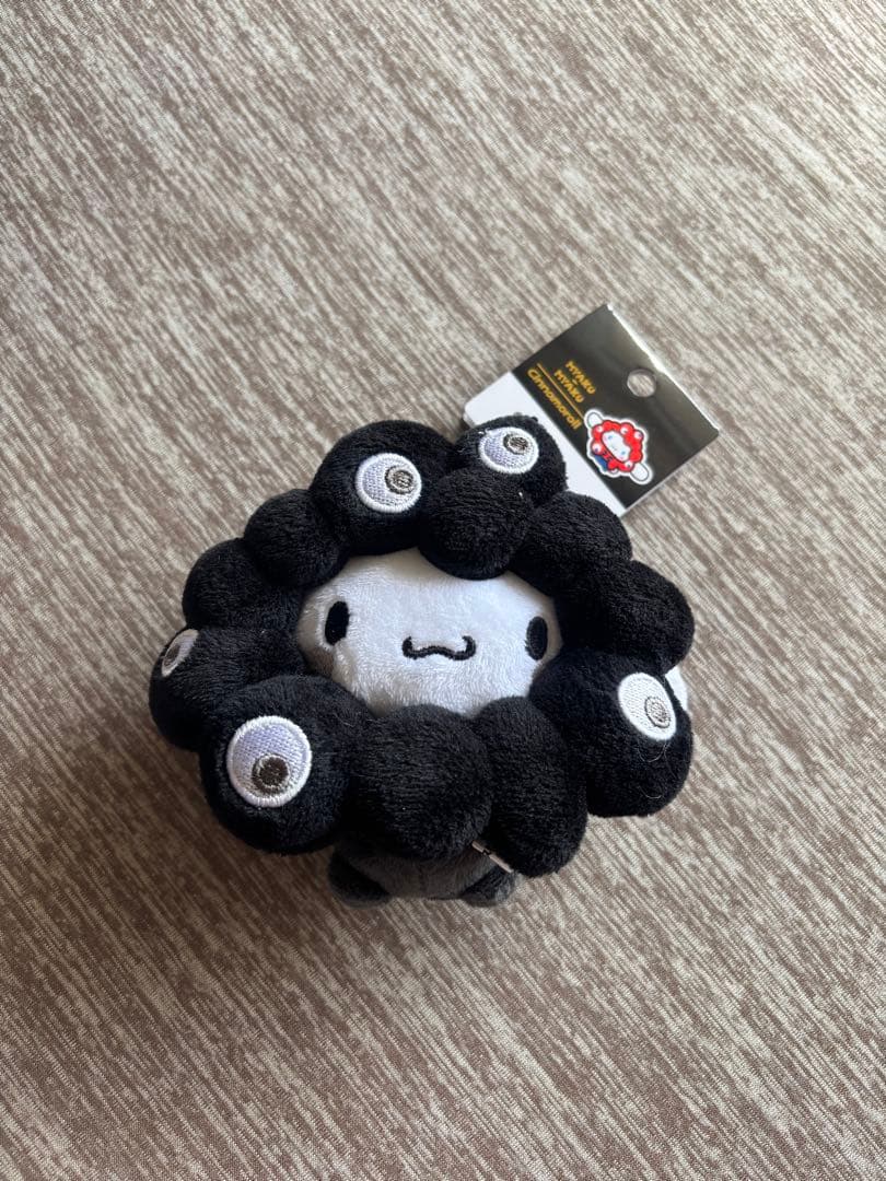 サンリオ黒ミャクミャク　シナモンカラビナ付き