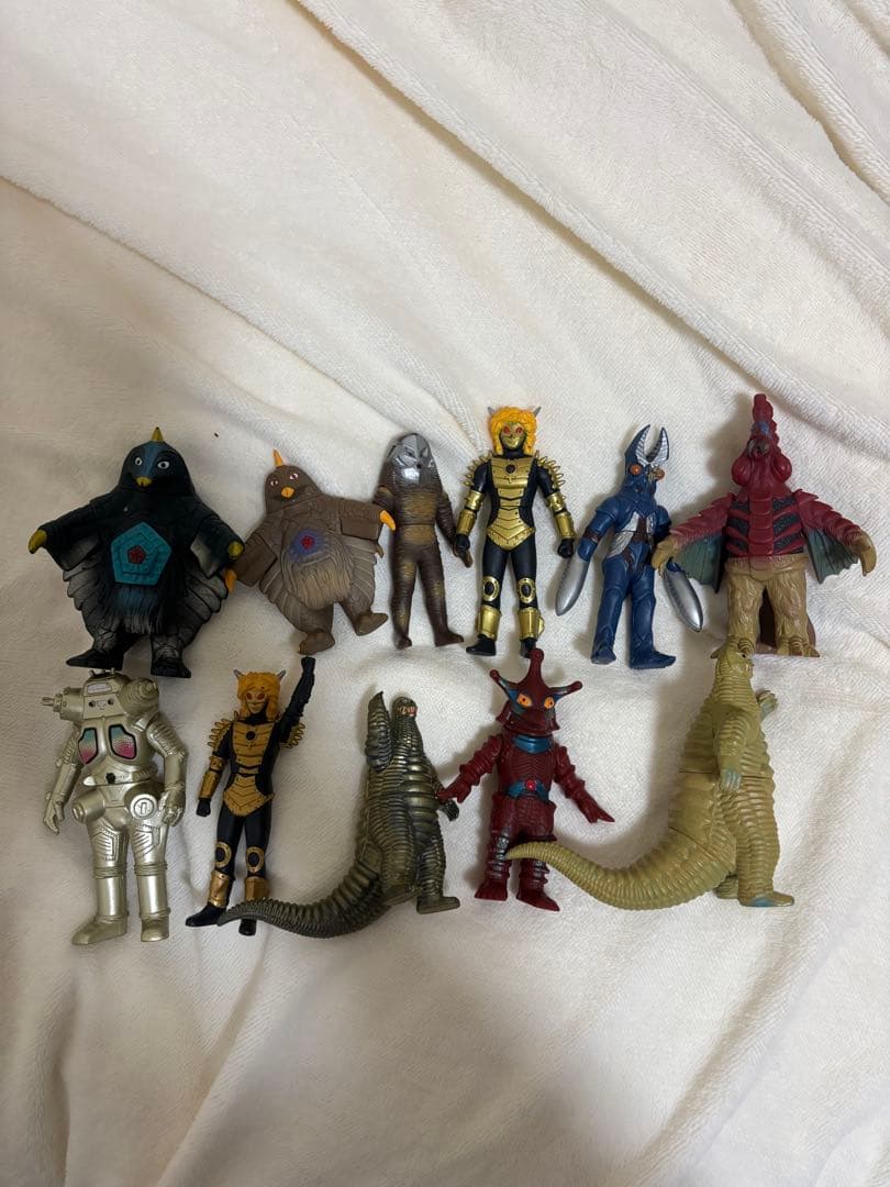 まとめ売り　特撮ソフビ　レア物あり　ウルトラマン、ゴジラ、仮面ライダー　141体