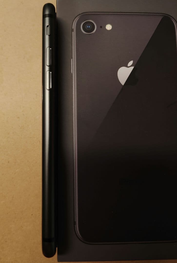 P*h様 Apple iPhone 8 スペースグレイ 本体 箱付き