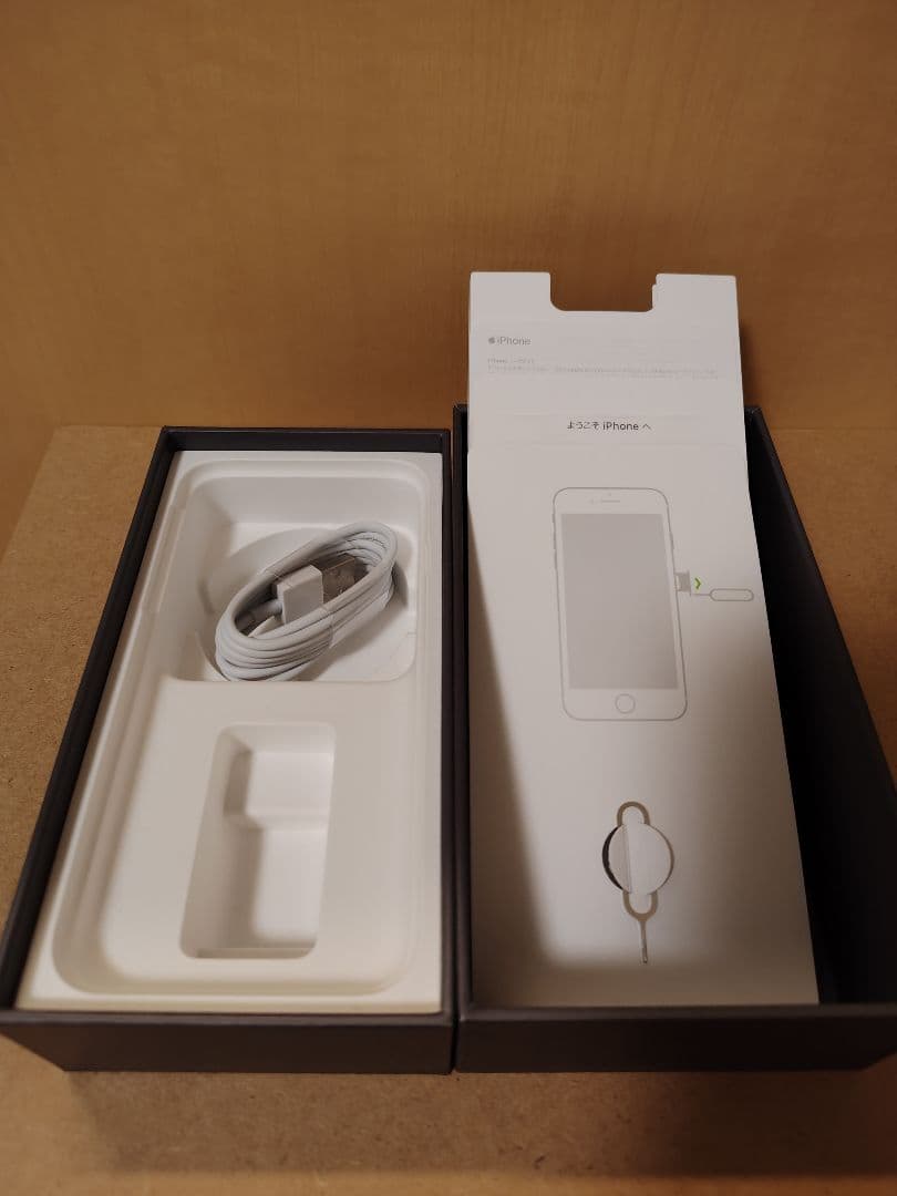 P*h様 Apple iPhone 8 スペースグレイ 本体 箱付き