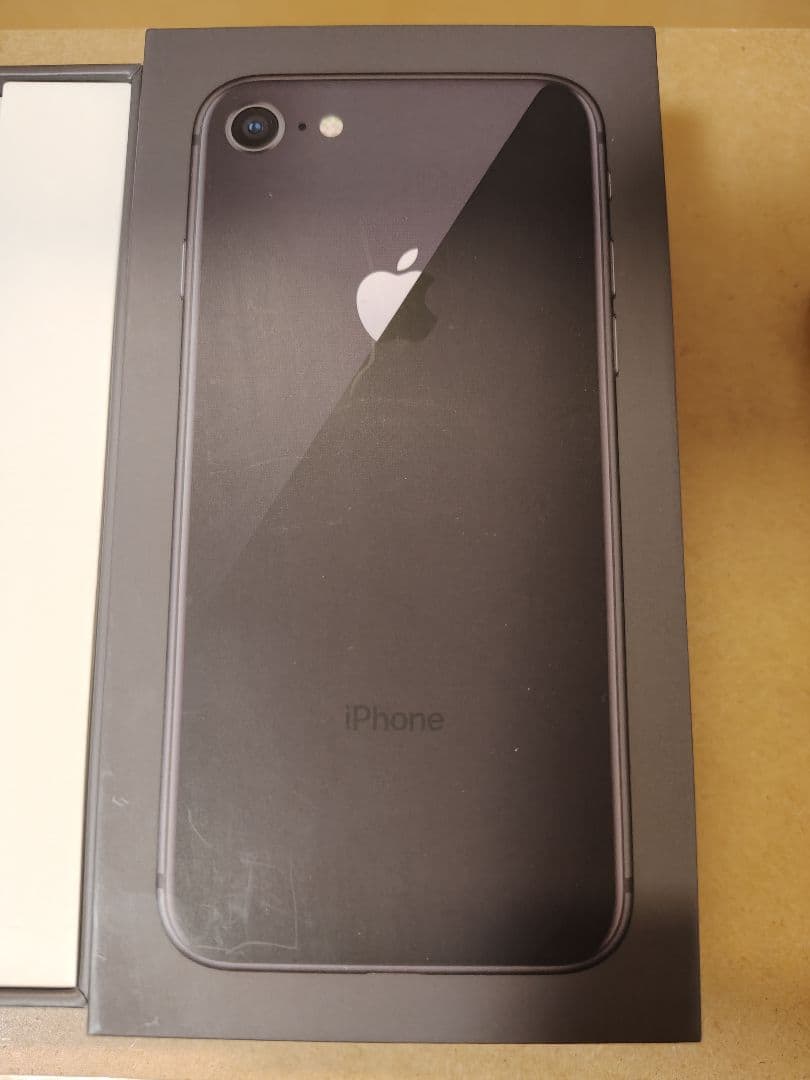 P*h様 Apple iPhone 8 スペースグレイ 本体 箱付き