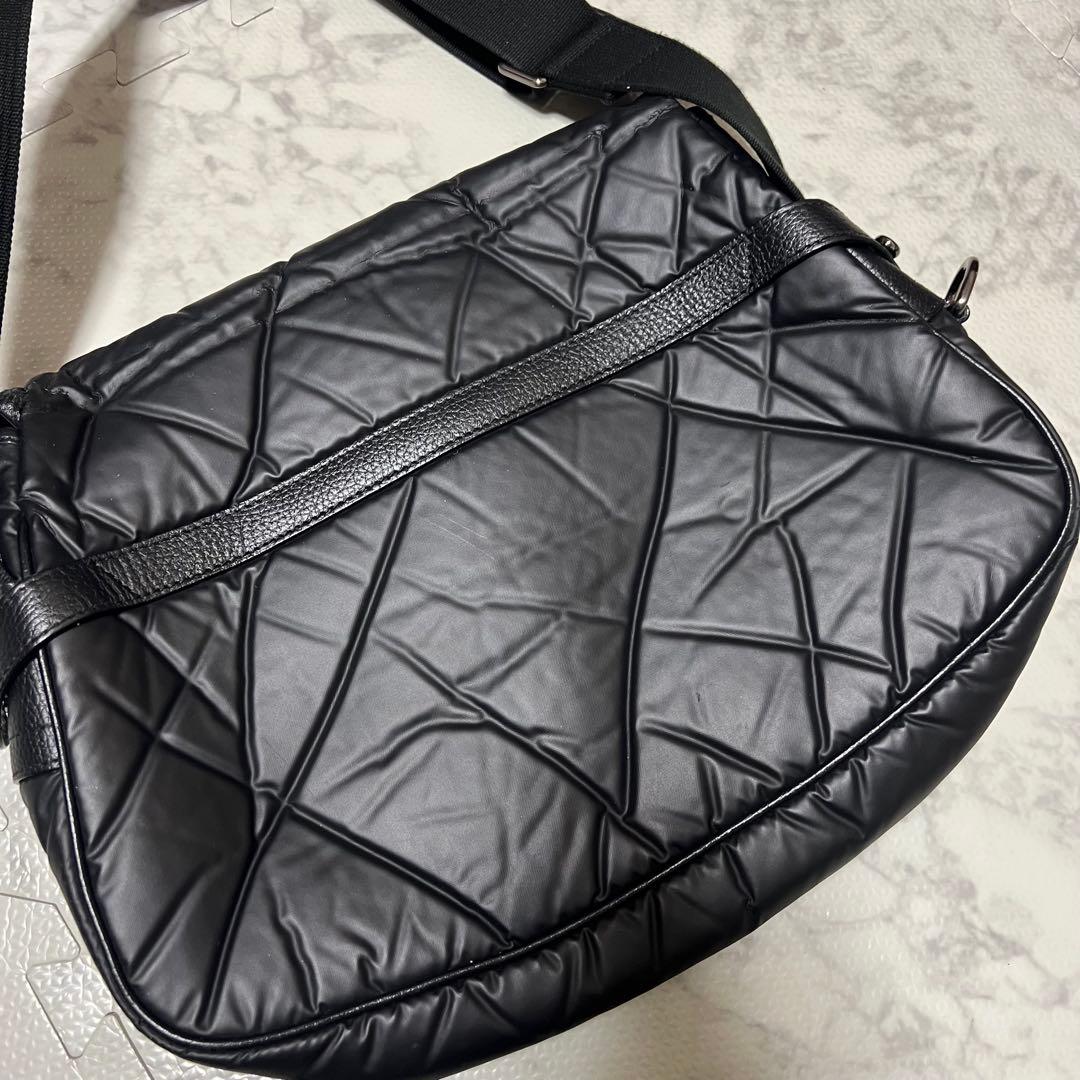 ハンティングワールド　バチュークロス　黒　メッセンジャーバック　ショルダーバック