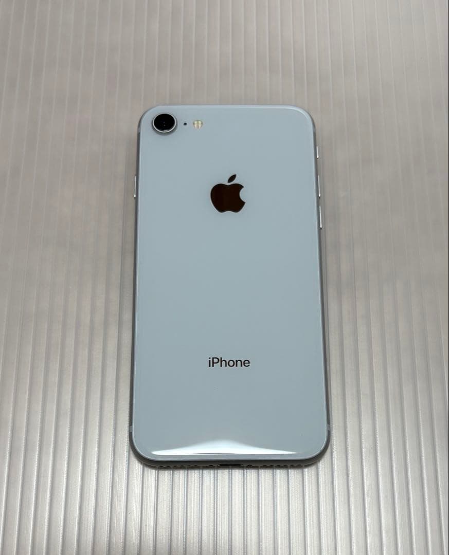 Apple iPhone 8 シルバー 本体箱付き